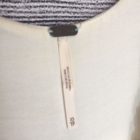 Free People Purple Haze ivory tiered v-neck boho tunic size XS - Picture 15 of 16